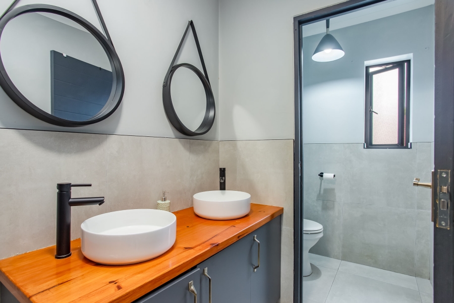 3 Bedroom Property for Sale in De Zoete Inval Western Cape